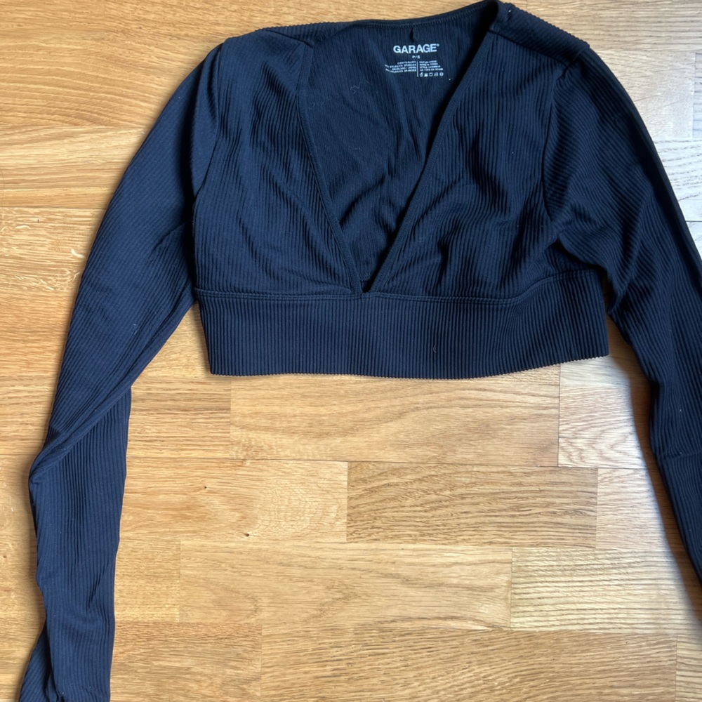 GARAGE CONTOUR CROP TOP